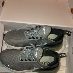 Womens nike airmax 270